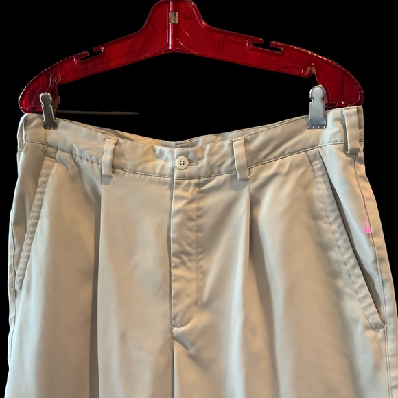 Nike Shorts Beige Dri Fit Golf Shorts With Pleats Soft Size 34 - Picture 4 of 9